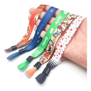 Pulseira personalizada  (com lacre de segurança) A partir de 100 unid. 1,75 reais 15mm x 360mm Pano (Algodão sublimavel) 15mm x 360mm 4x4  com lacre de segurança 